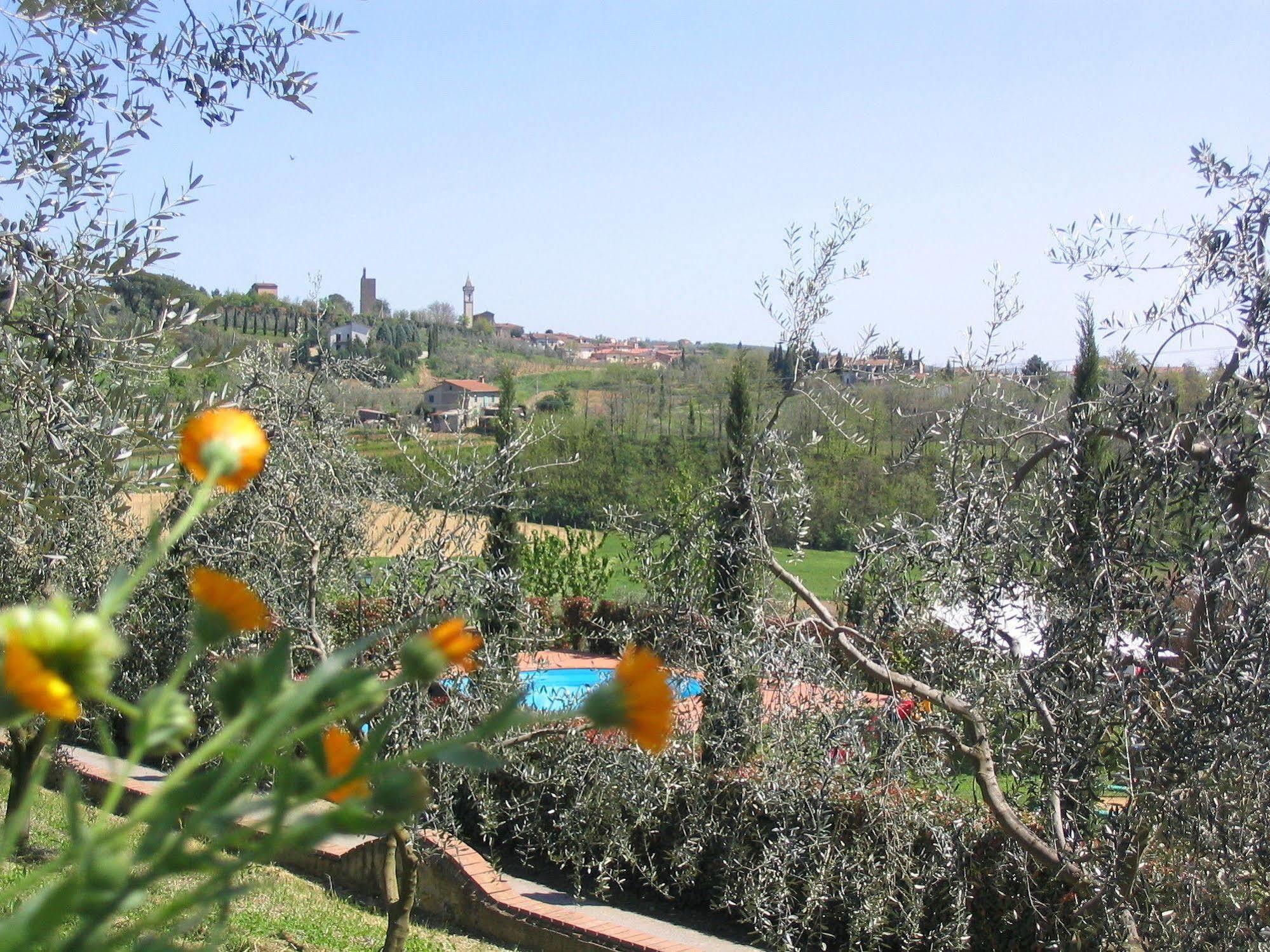 Il Piastrino Otel Vinci Dış mekan fotoğraf