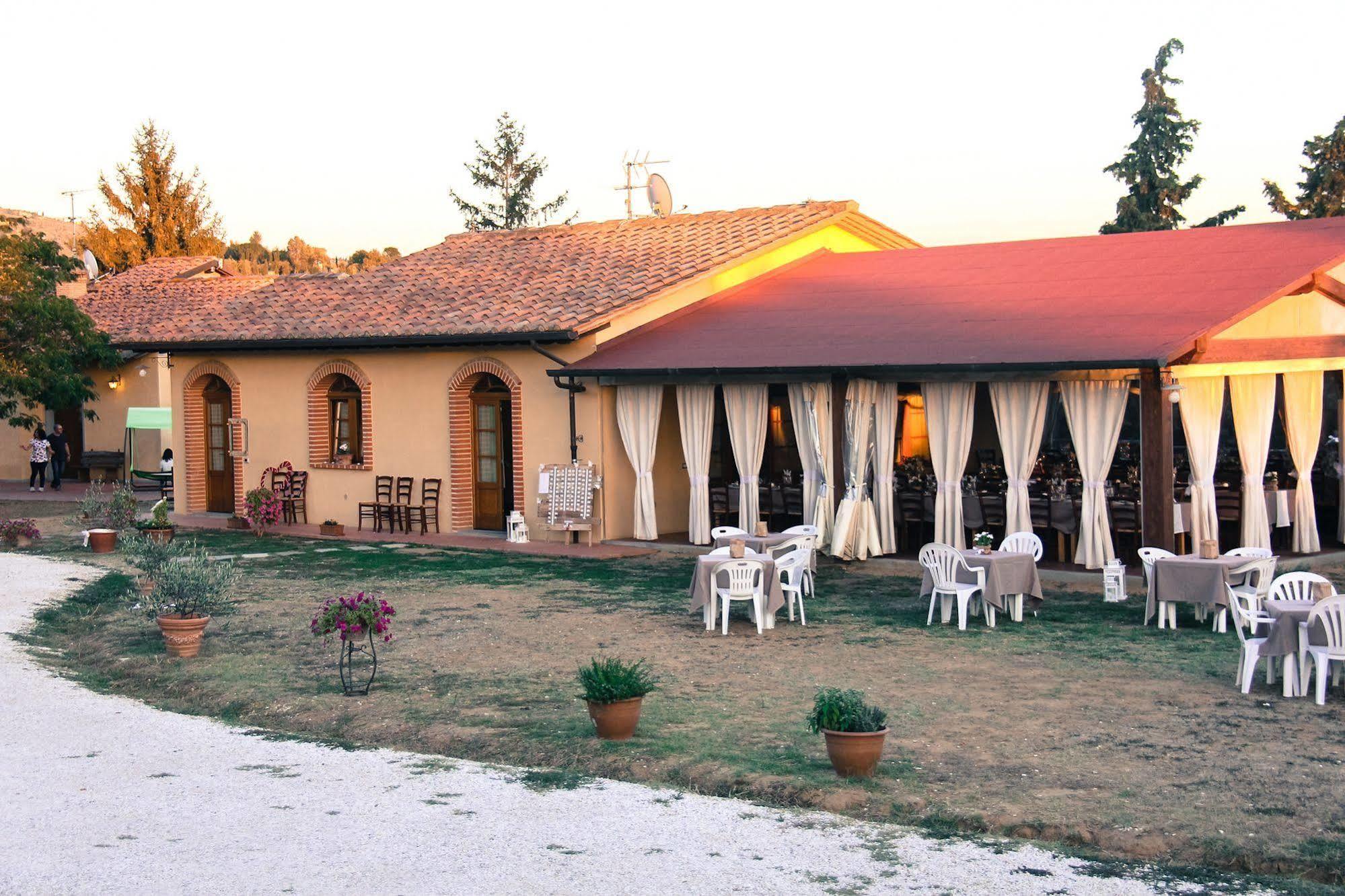 Il Piastrino Otel Vinci Dış mekan fotoğraf